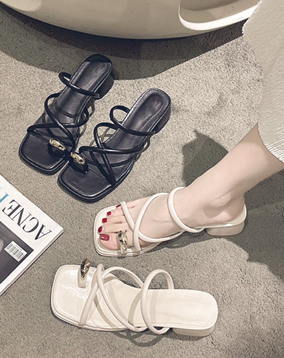 ♀Thumb Loop Narrow Strap Sandals