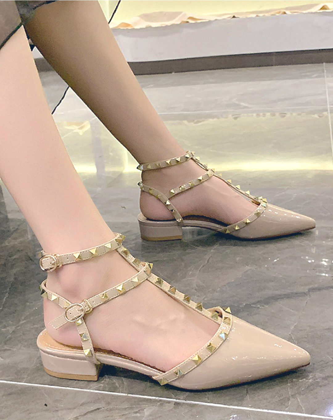 ♀Pointed Toe Studs Strap Sandals