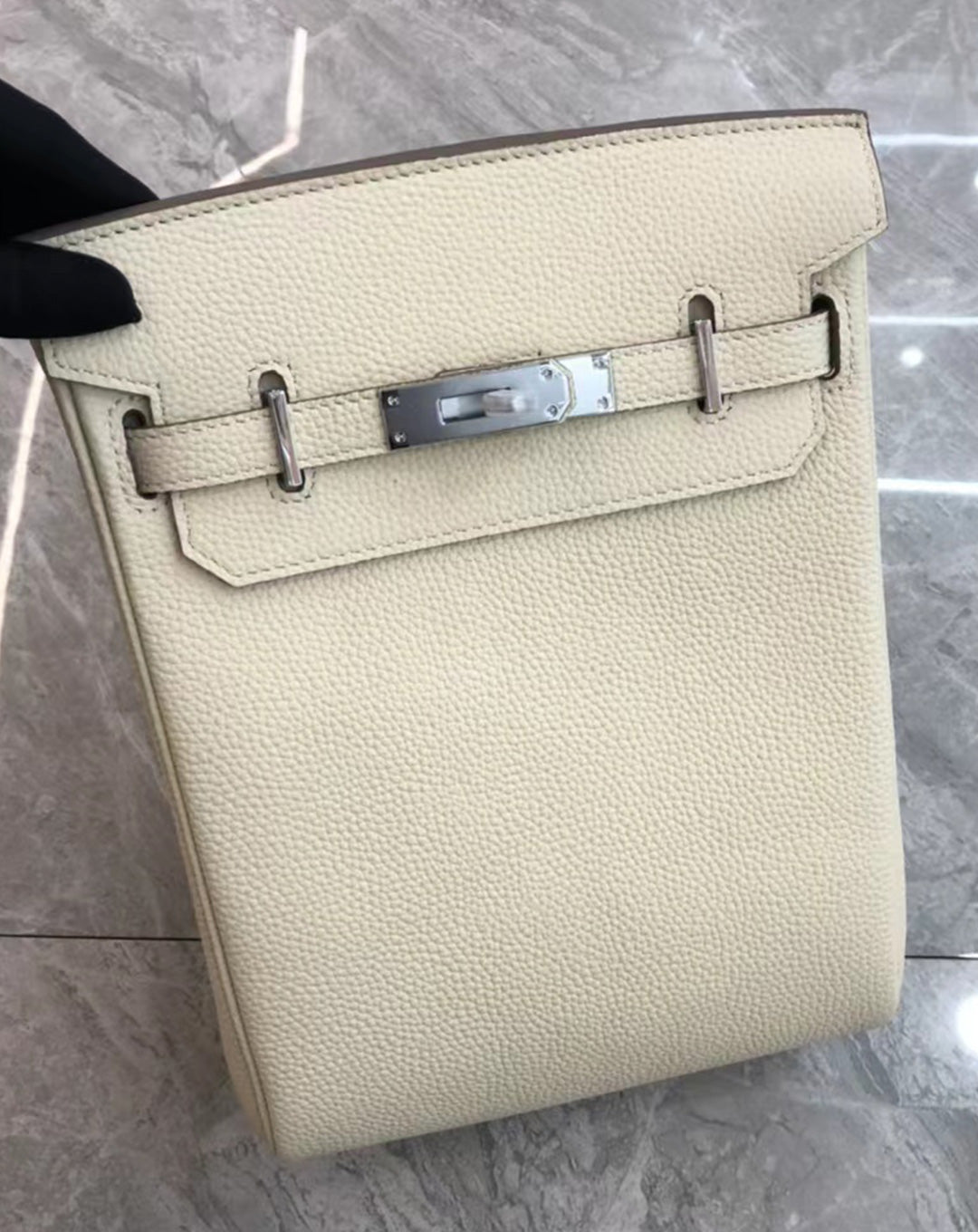 ♂♀本革/Square Leather Body Bag