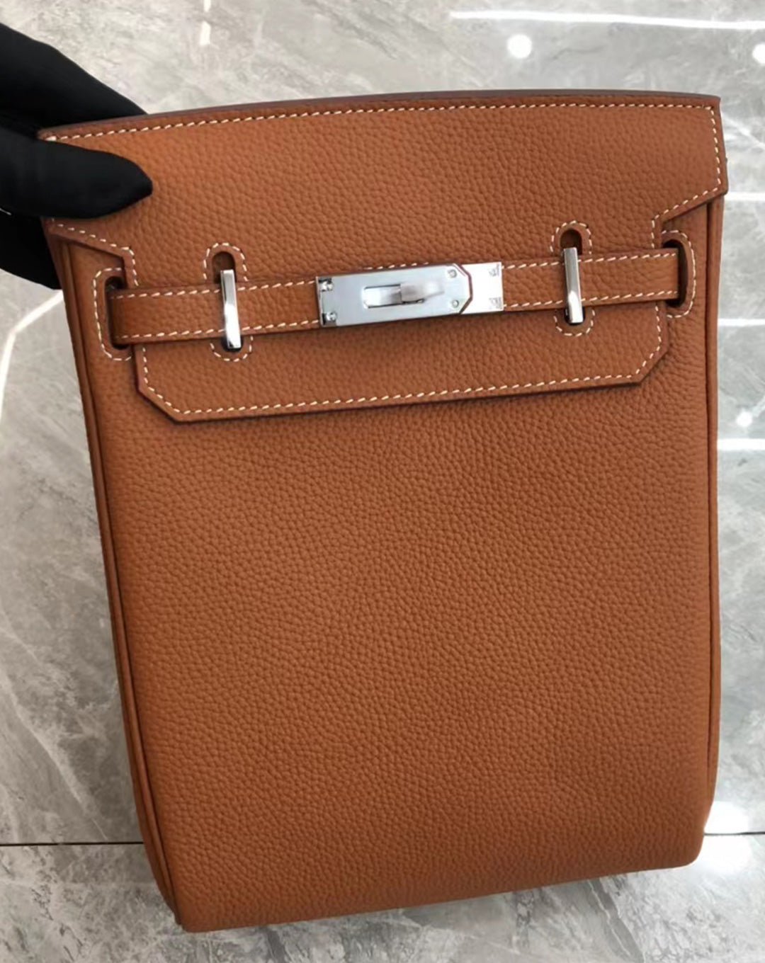 ♂♀本革/Square Leather Body Bag