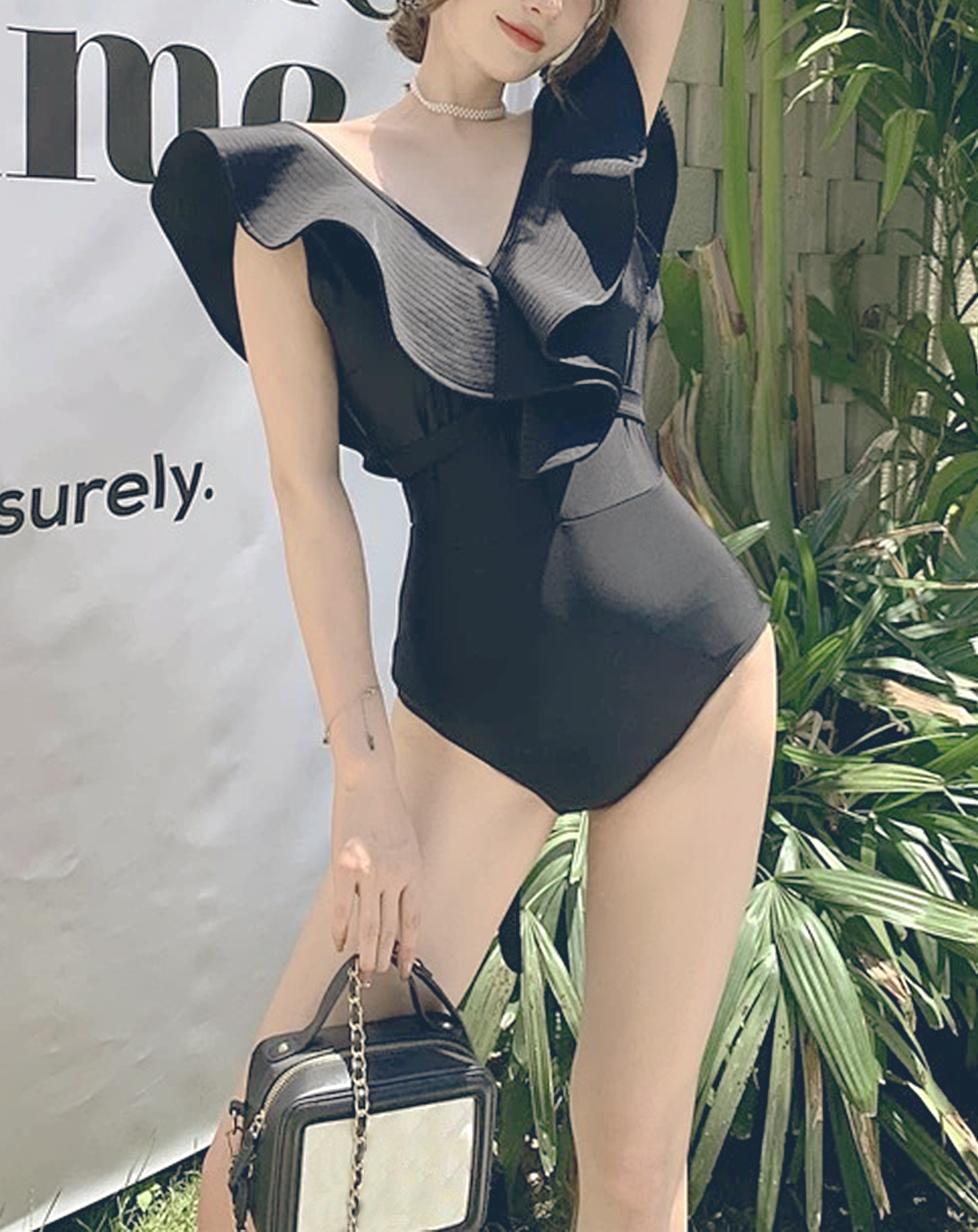 ♀V-neck Frill Swimsuit