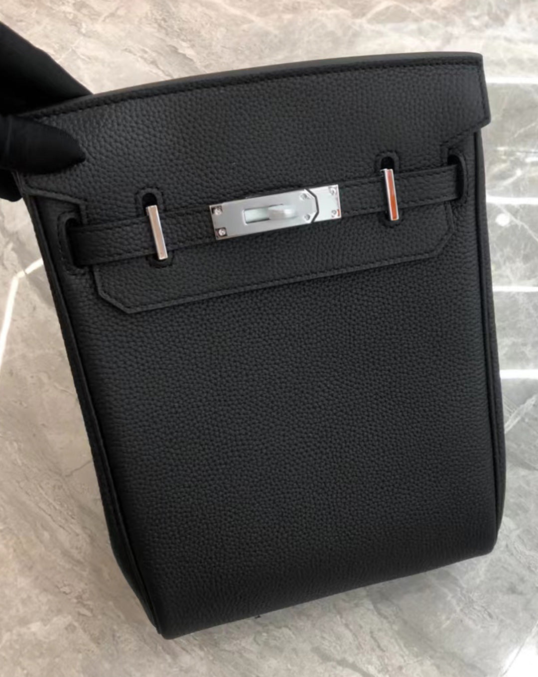 ♂♀本革/Square Leather Body Bag