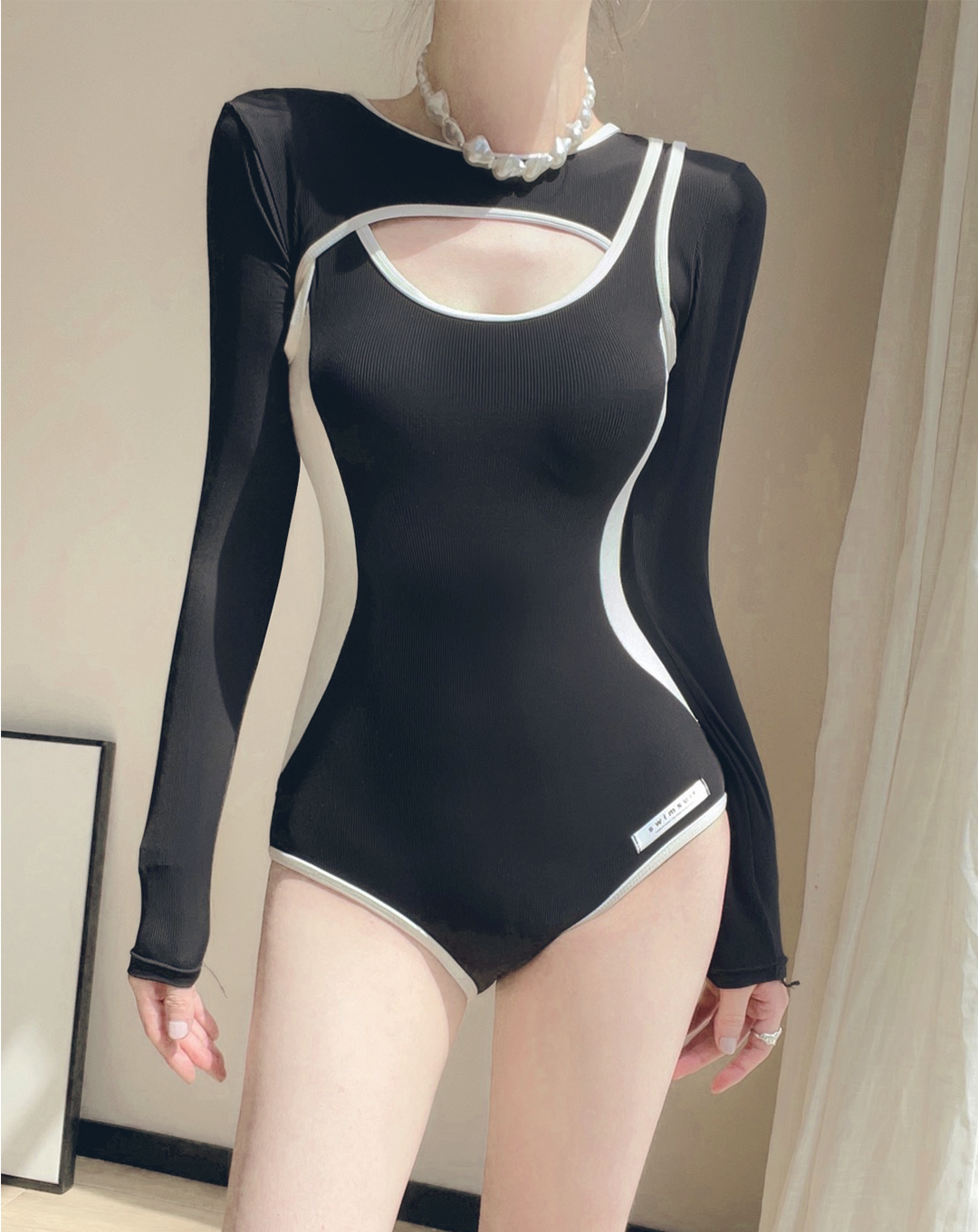 ♀Cutout Decollete Swimsuit