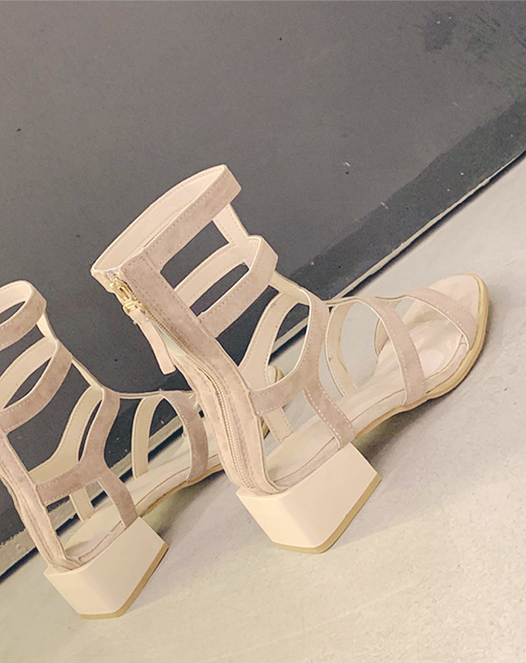 ♀Back Zip Gladiator Sandals