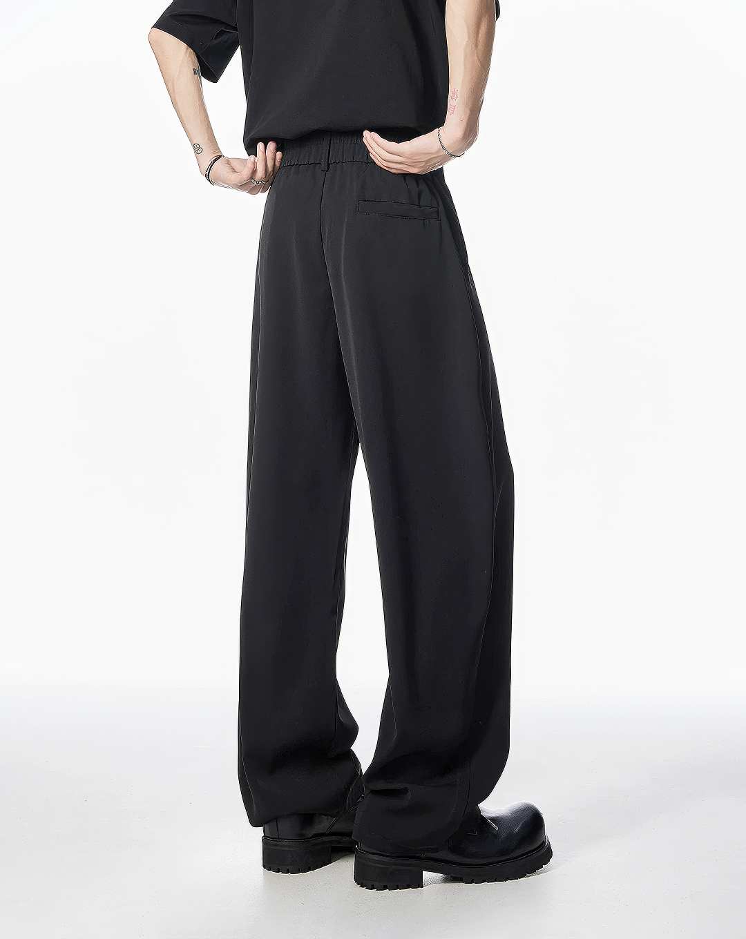 ♂Straight Tucked Pants