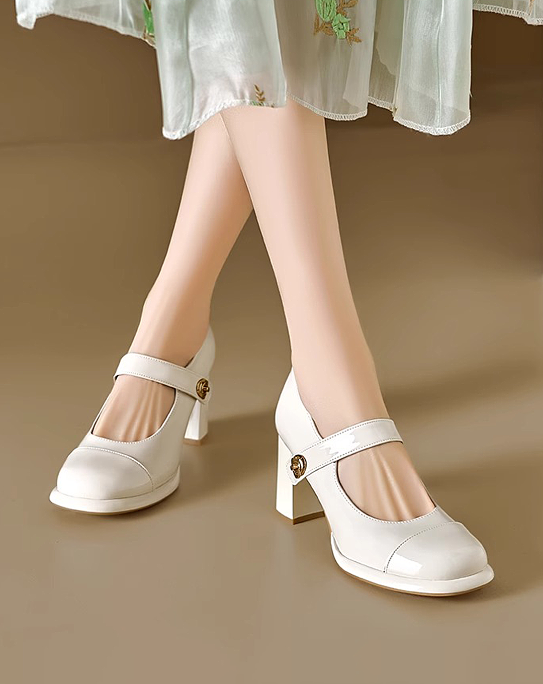♀Charm Button Pumps