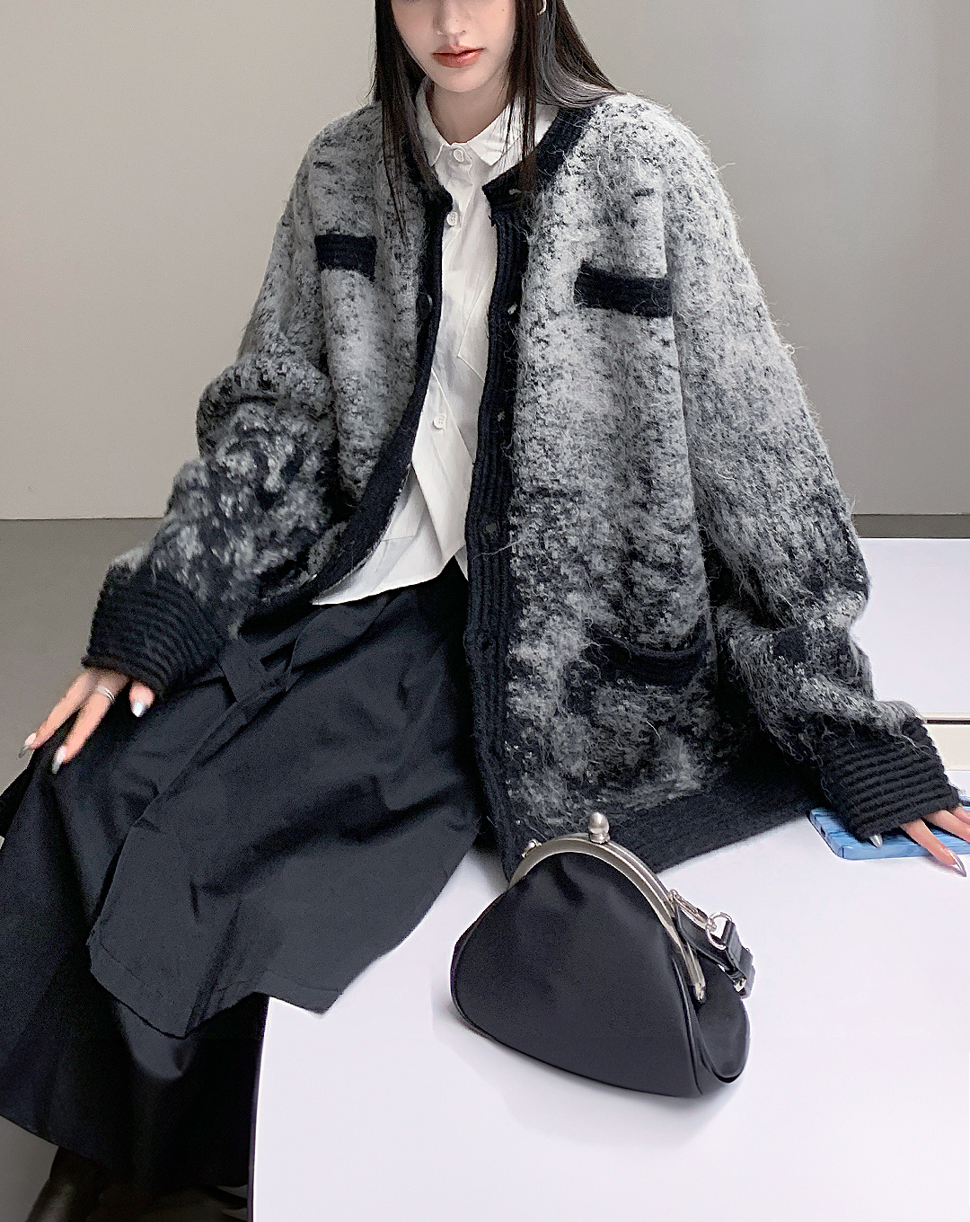 ♀Monotone Gradient Cardigan