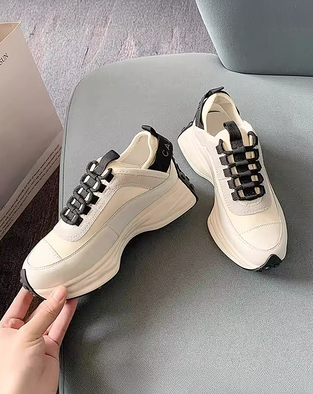 ♀本革/Grip Rise Sneakers