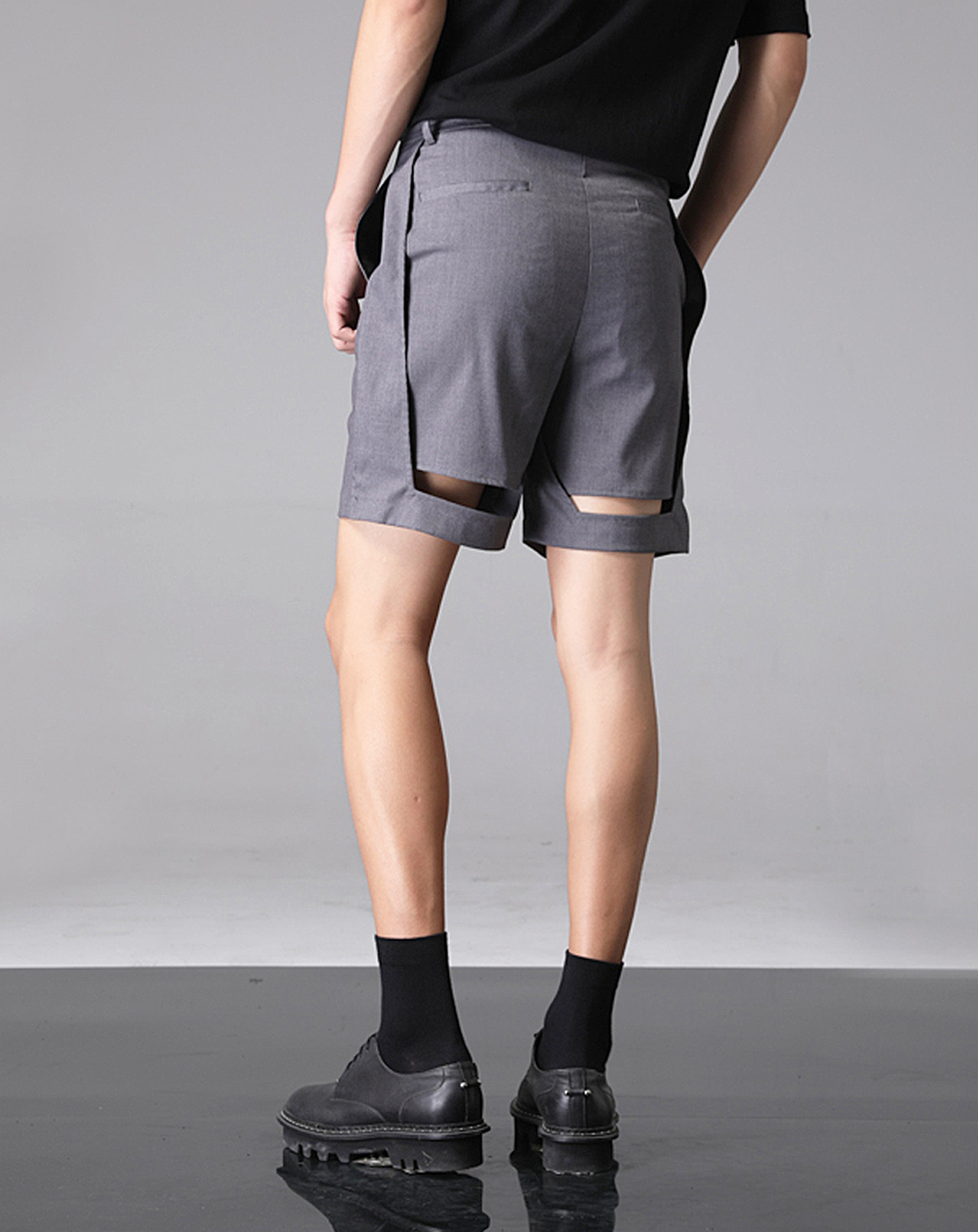 ♂Back Cutout Shorts