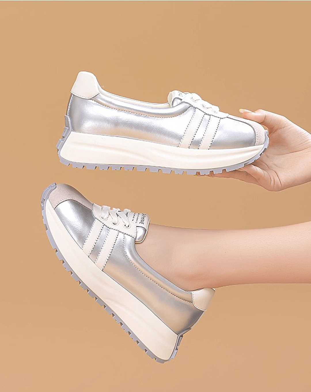♀Metallic Line Sneakers