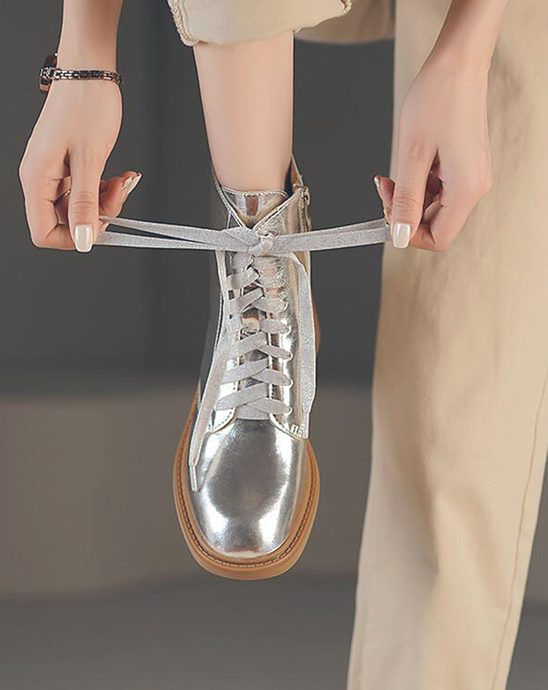 ♀本革/Silver Lace-Up Short Boots