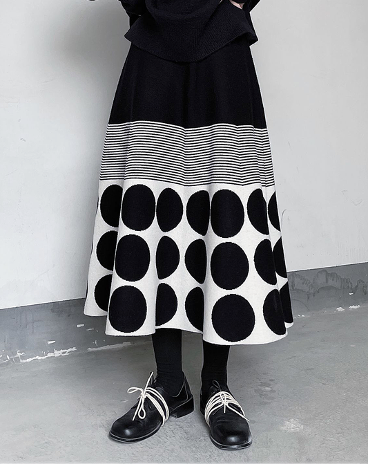 ♀Monotone Polka Dot Skirt