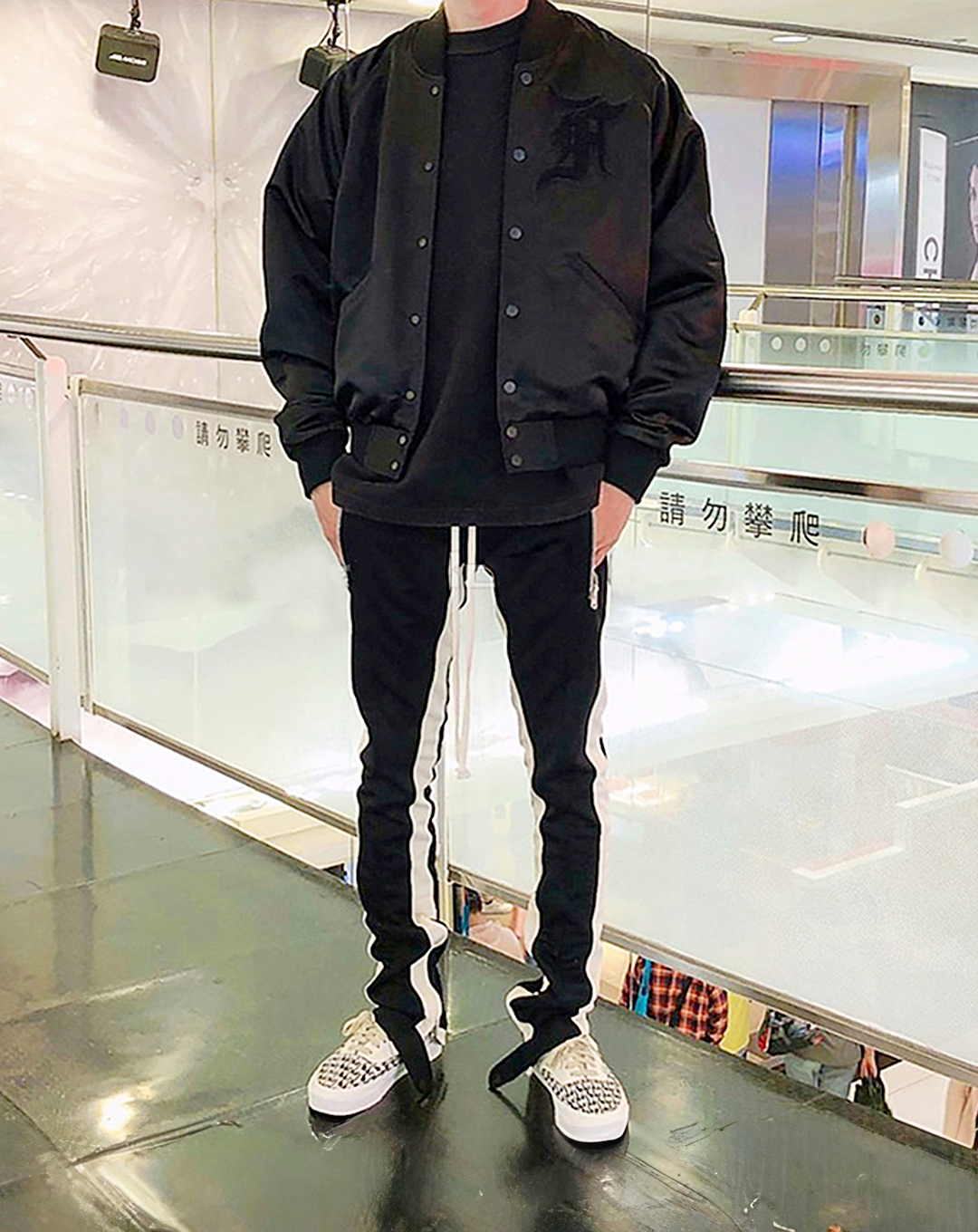 ♂Button Hem Line Pants