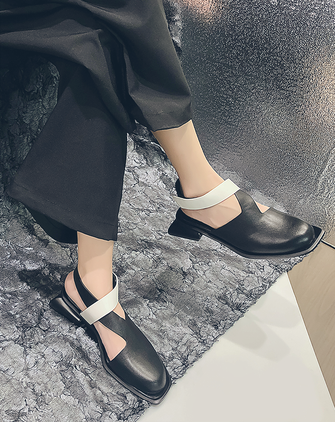 ♀本革/Square Heel Cross Strap Shoes