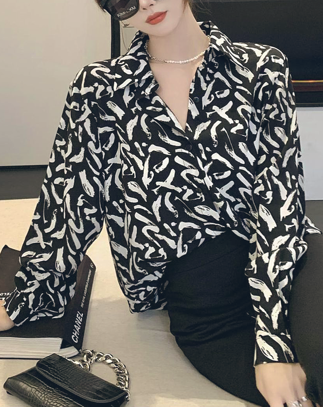 ♀Back Cutout Shirt