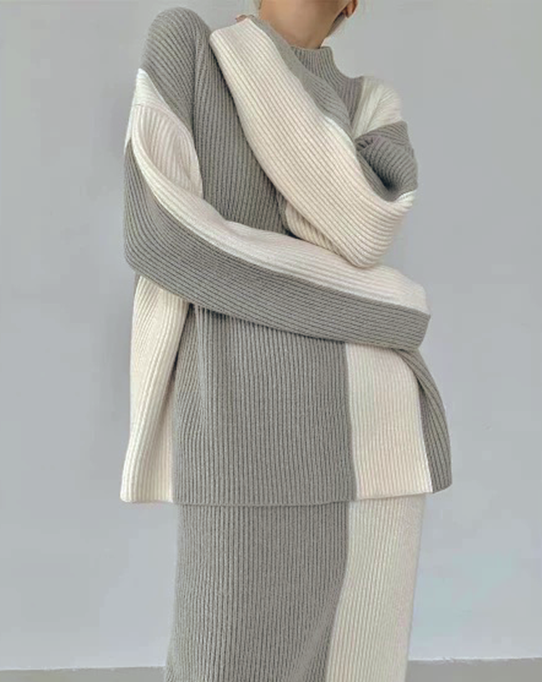 ♀Bicolor High Neck Knit & Skirt