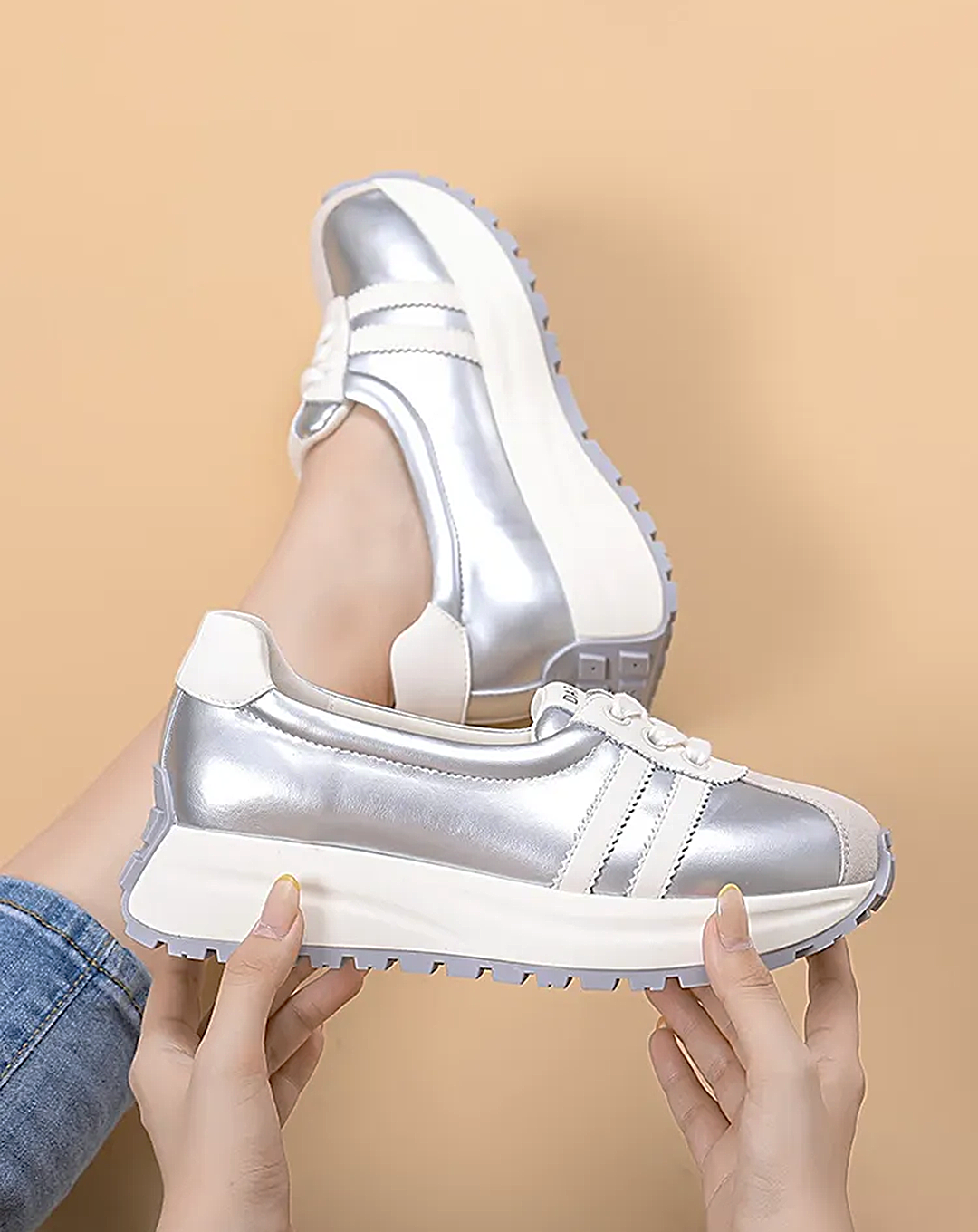 ♀Metallic Line Sneakers