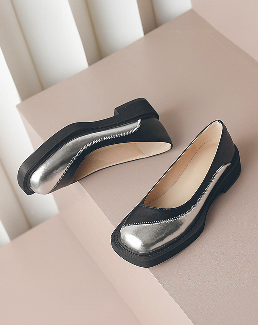 ♀本革/Metallic Bicolor Pumps