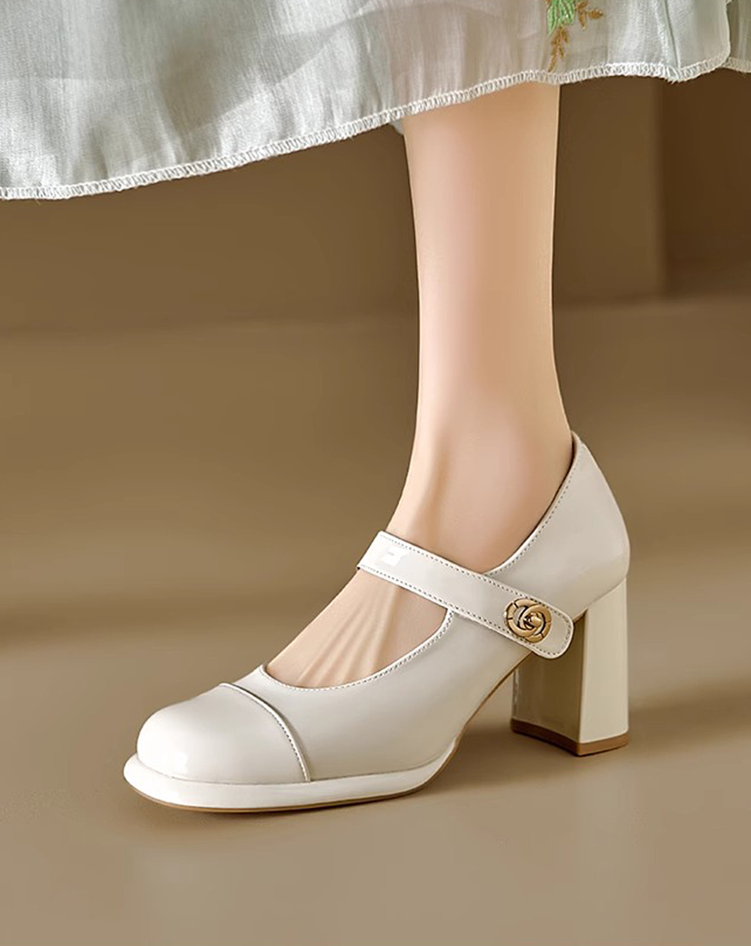 ♀Charm Button Pumps
