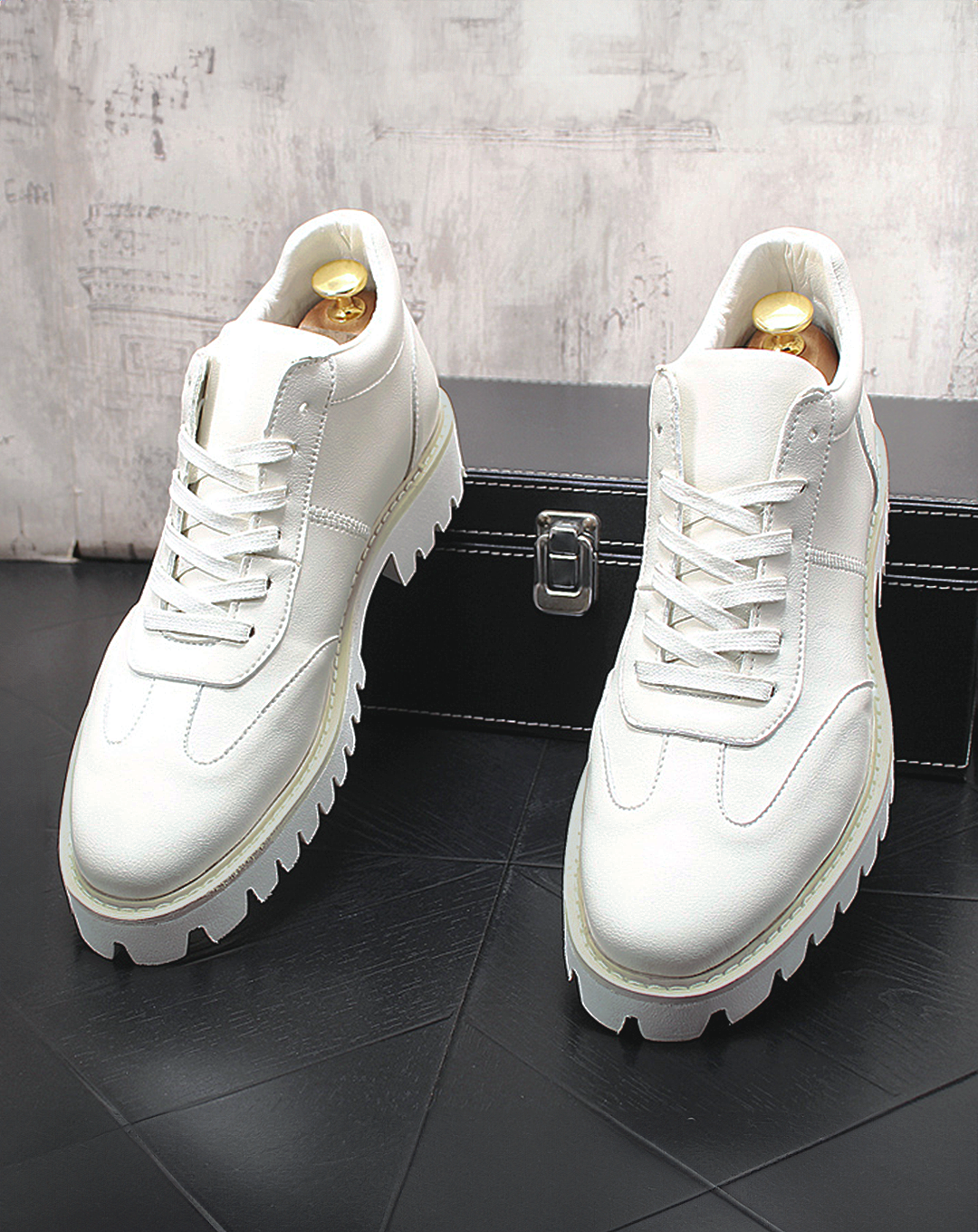 ♂♀Rugged Sole Sneakers