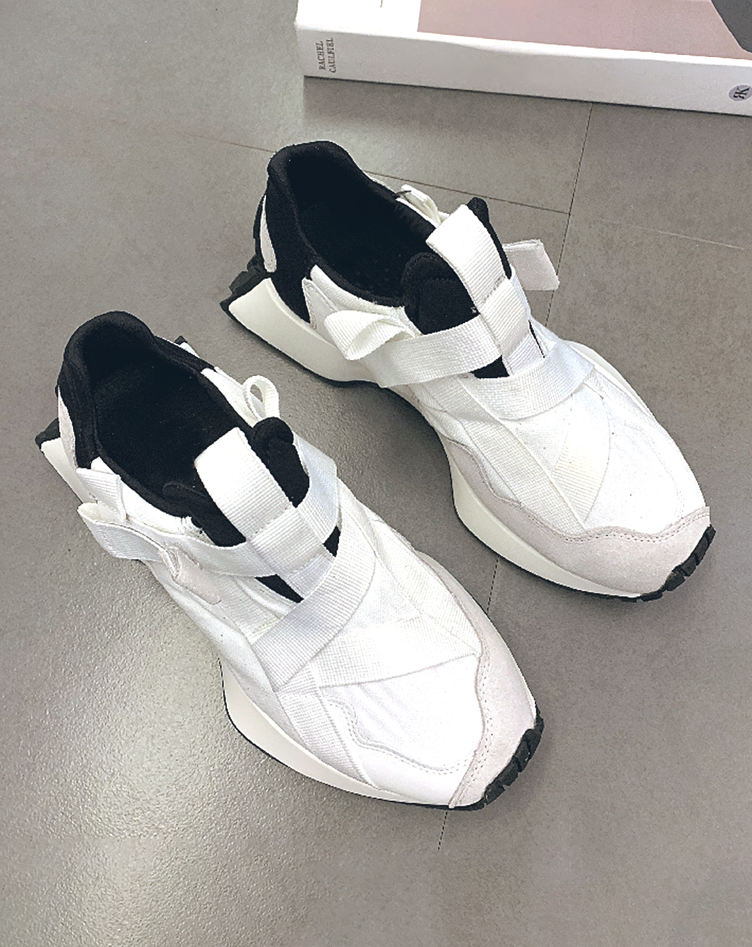 ♀Design Sole Sneakers