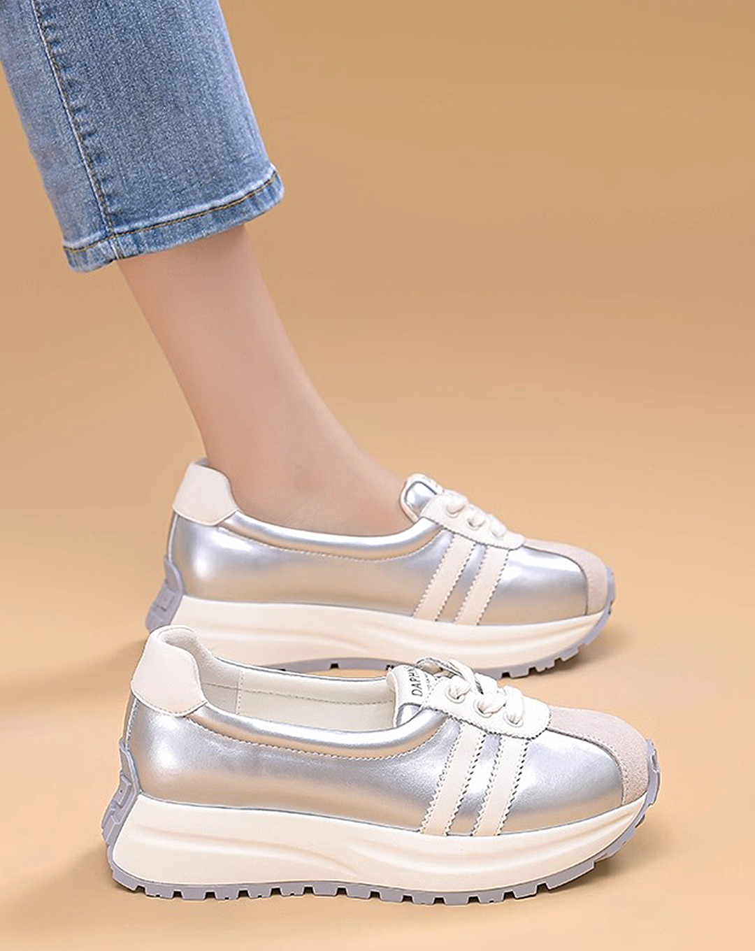 ♀Metallic Line Sneakers