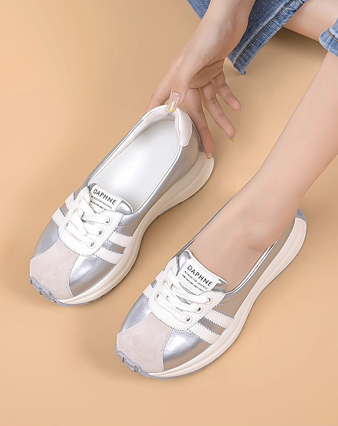 ♀Metallic Line Sneakers