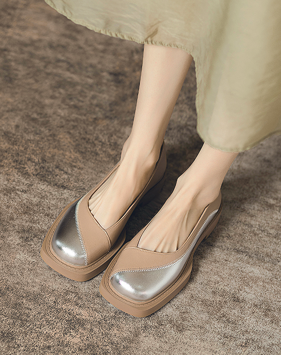 ♀本革/Metallic Bicolor Pumps