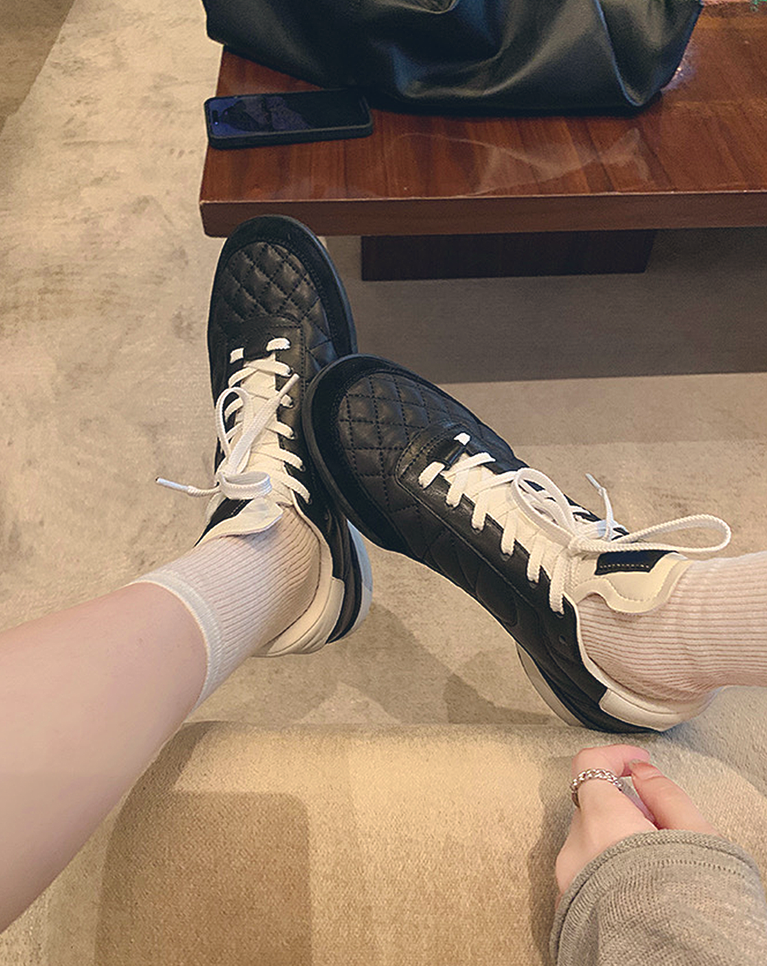♀本革/Quilted Leather Sneakers