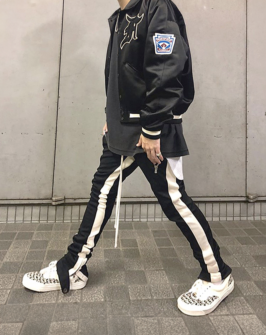 ♂Button Hem Line Pants