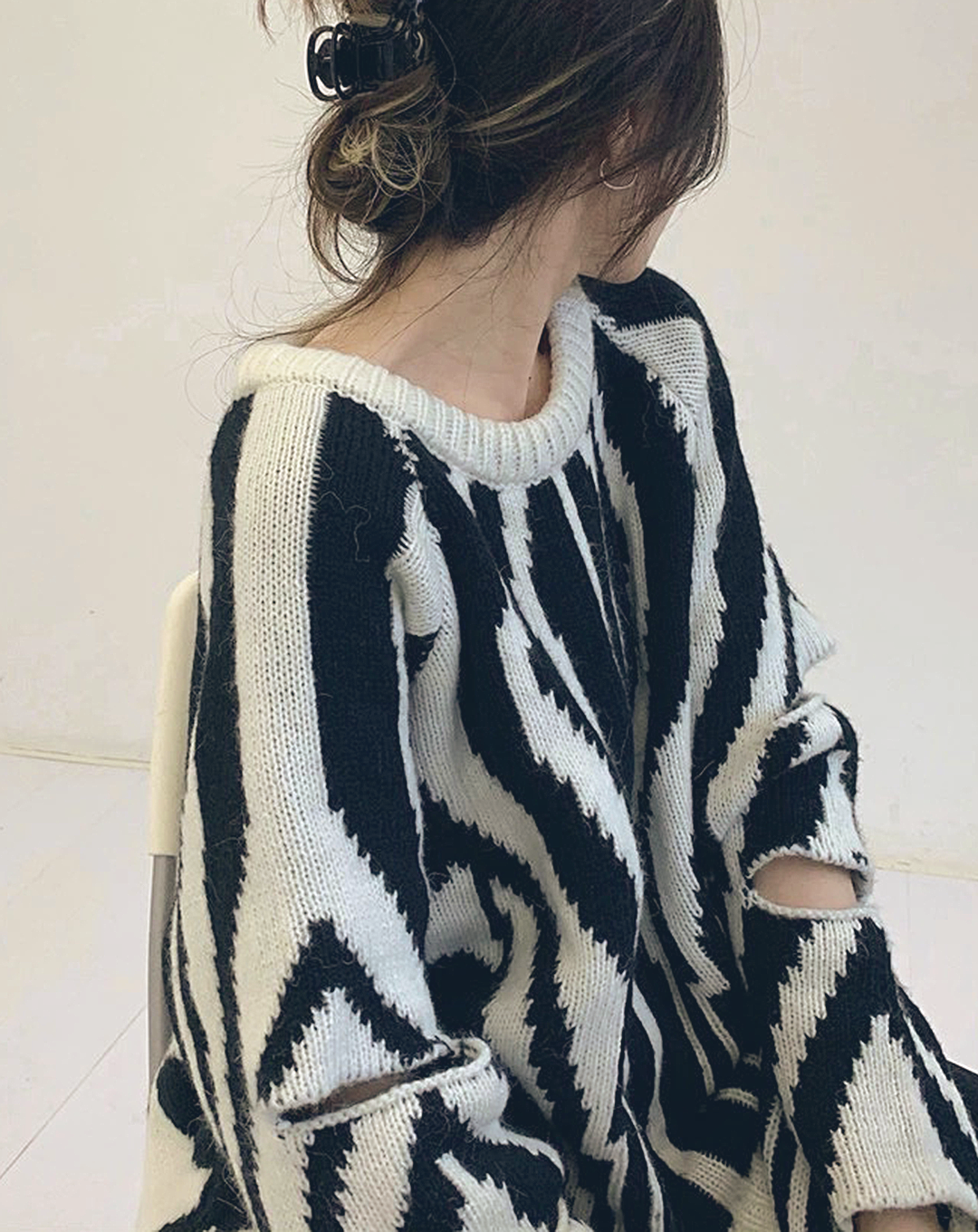 ♀Cutout Zebra Stripe Knit