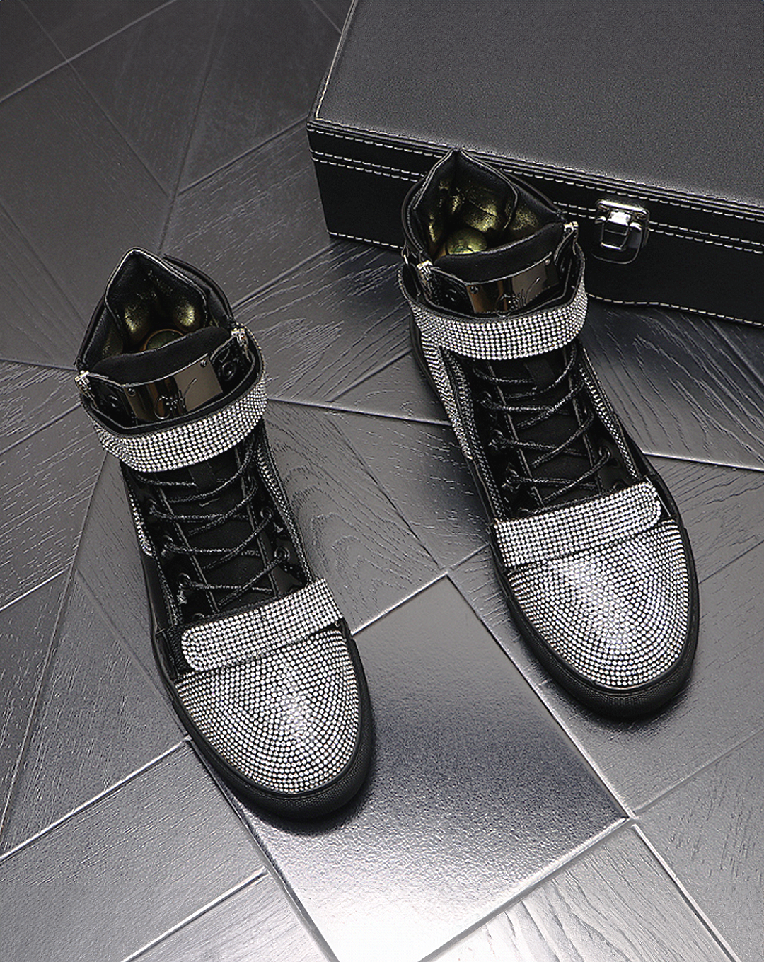 ♂♀Spark Luxe Sneaker