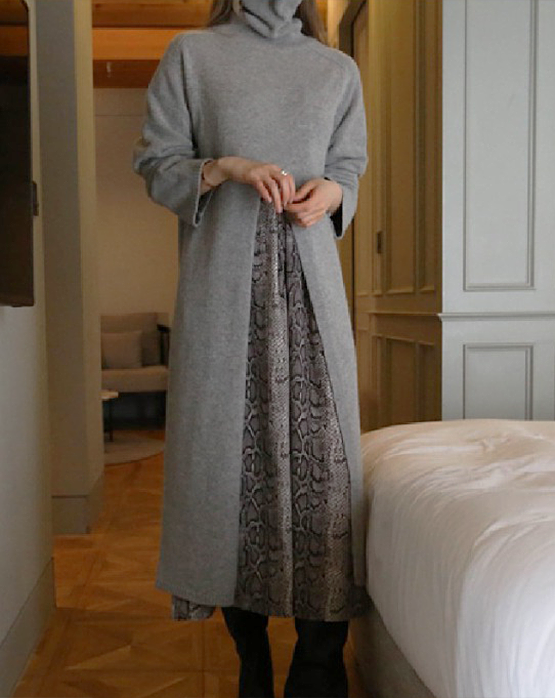 ♀Deep Slit Long Knit