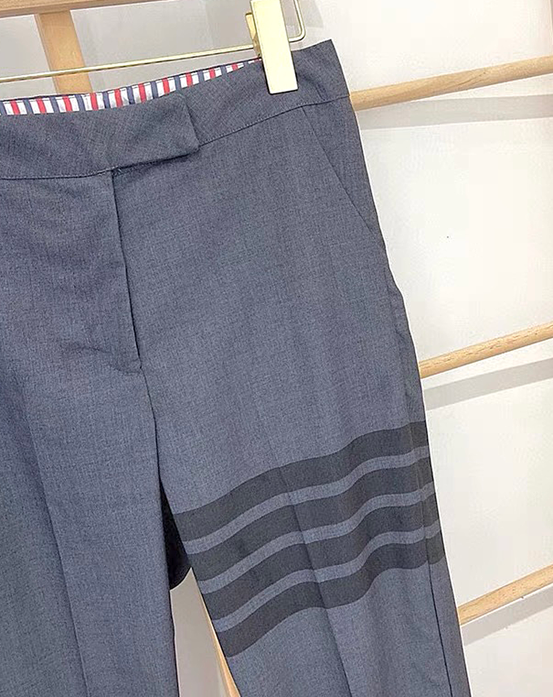 ♀One Side Border Slacks