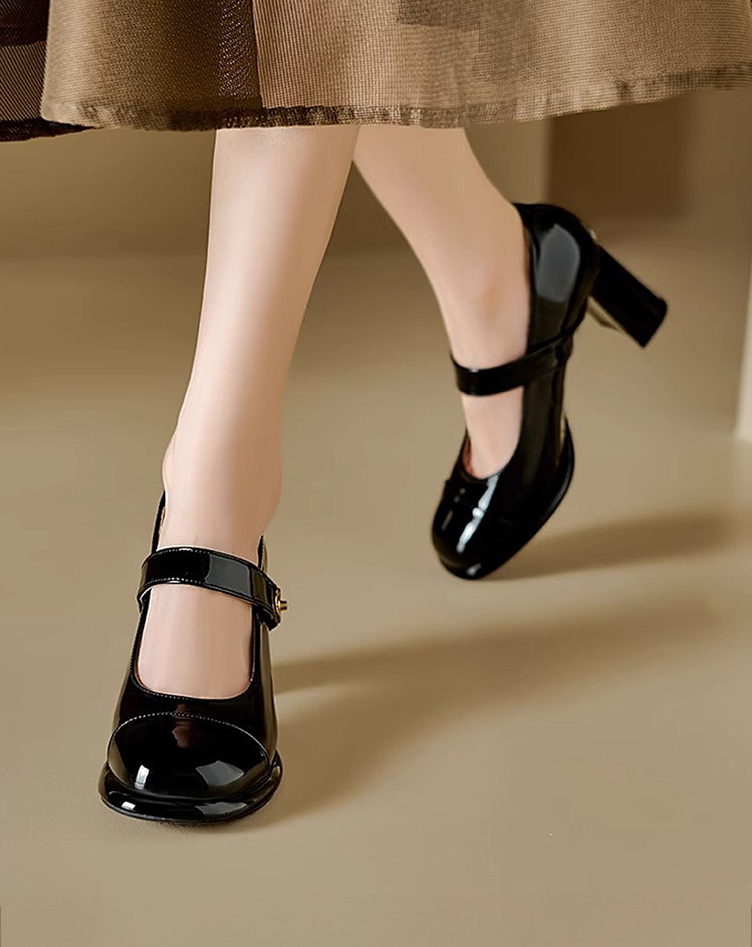 ♀Charm Button Pumps