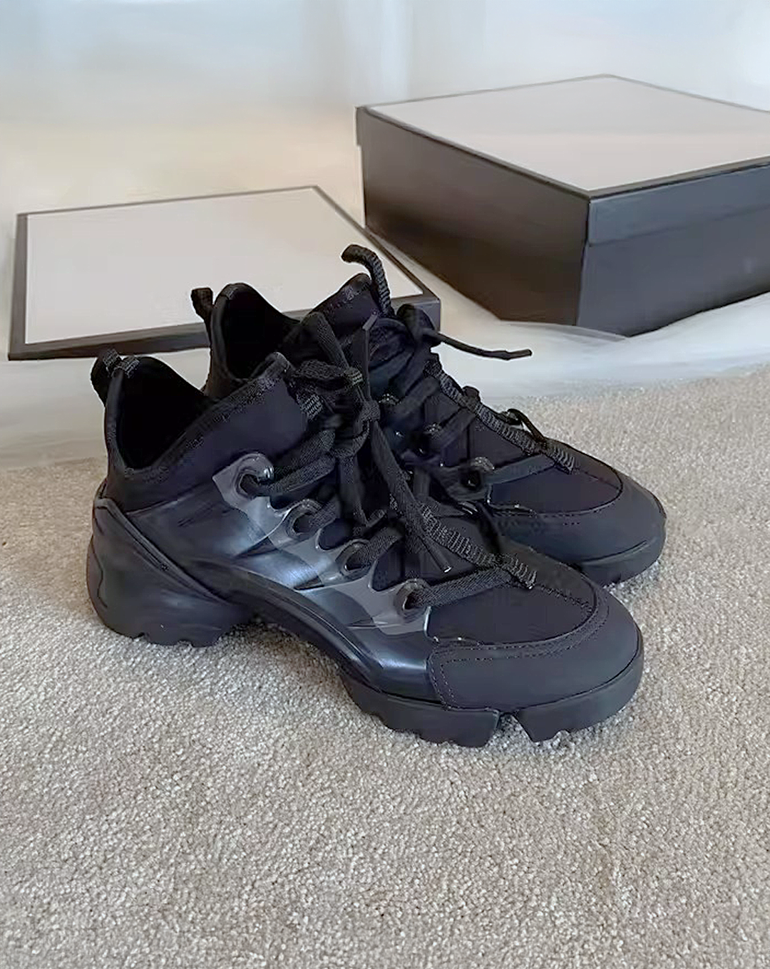 ♀本革/Bold Curve Sneakers