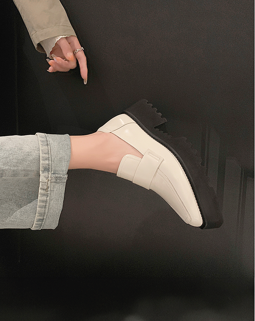 ♀本革/Chisel Toe Platform Loafers