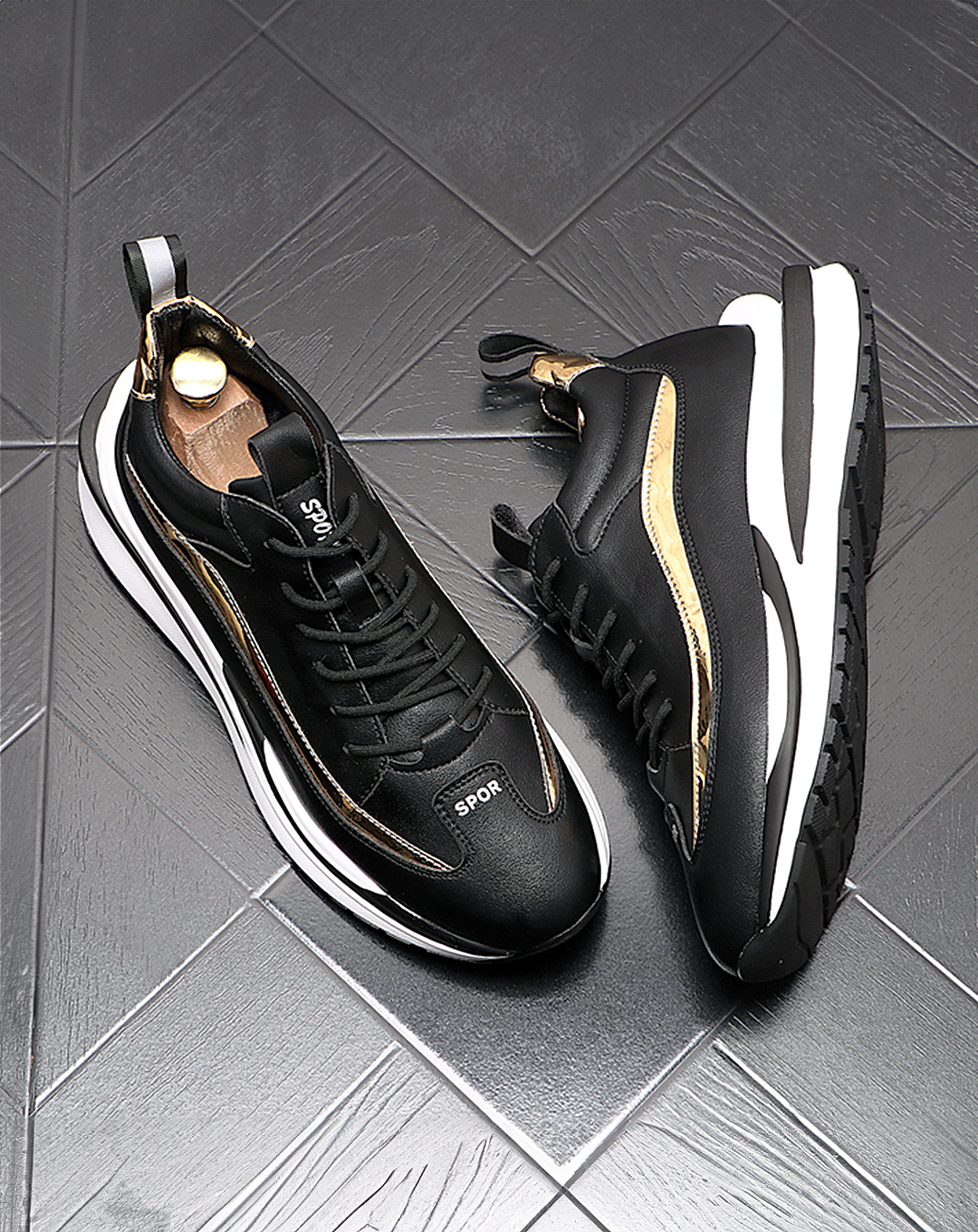 ♂♀Gold Line Sneakers