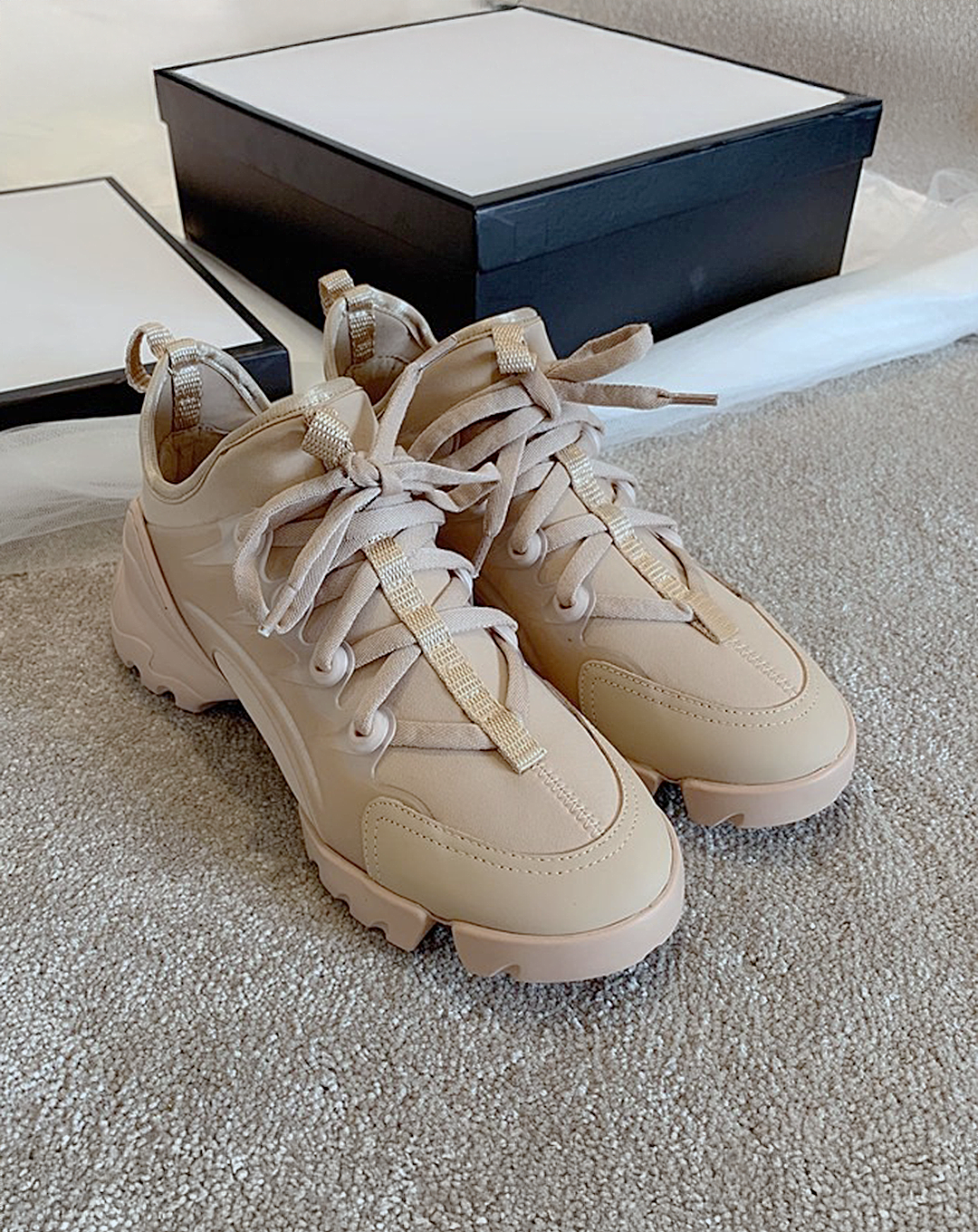 ♀本革/Bold Curve Sneakers