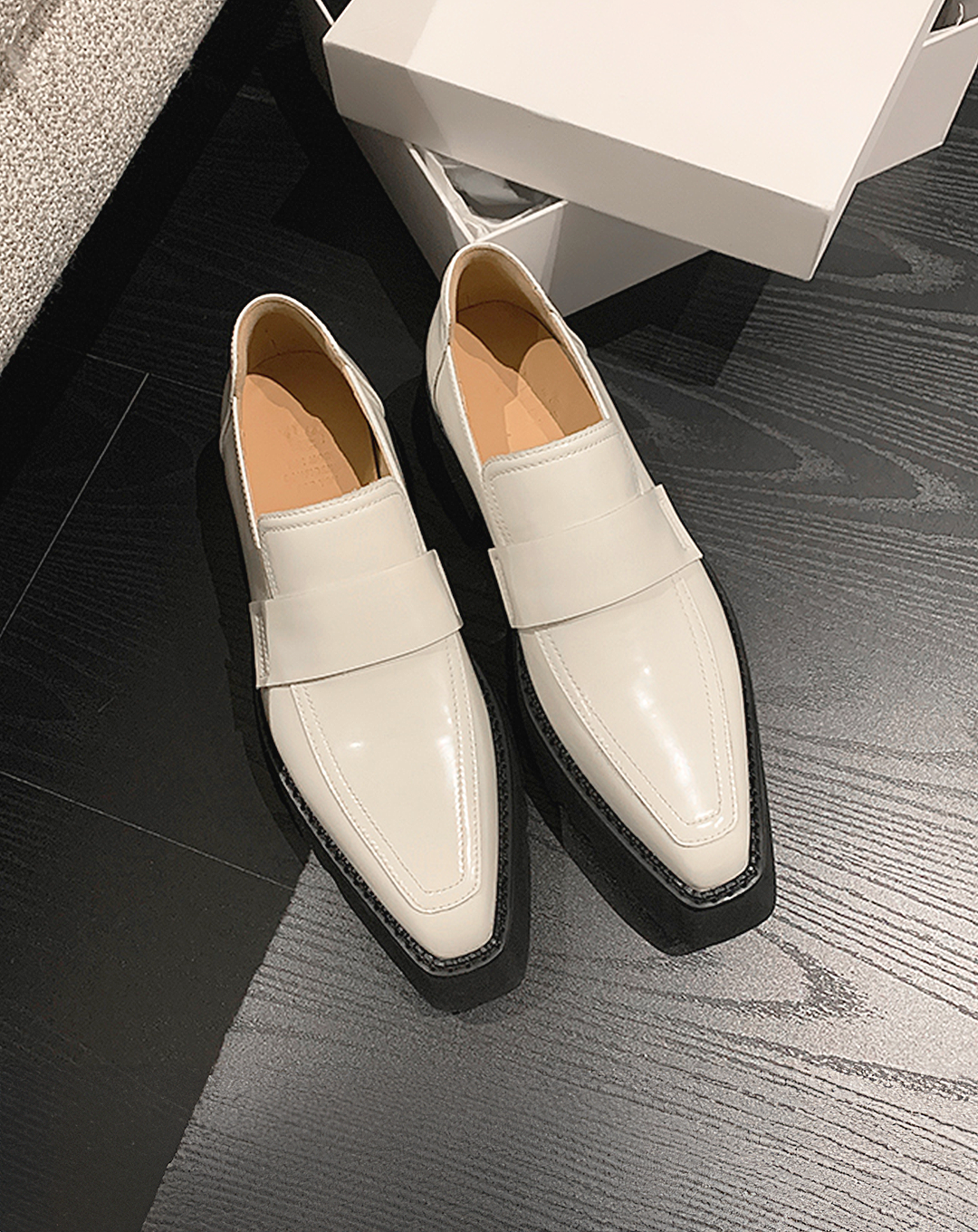 ♀本革/Chisel Toe Platform Loafers