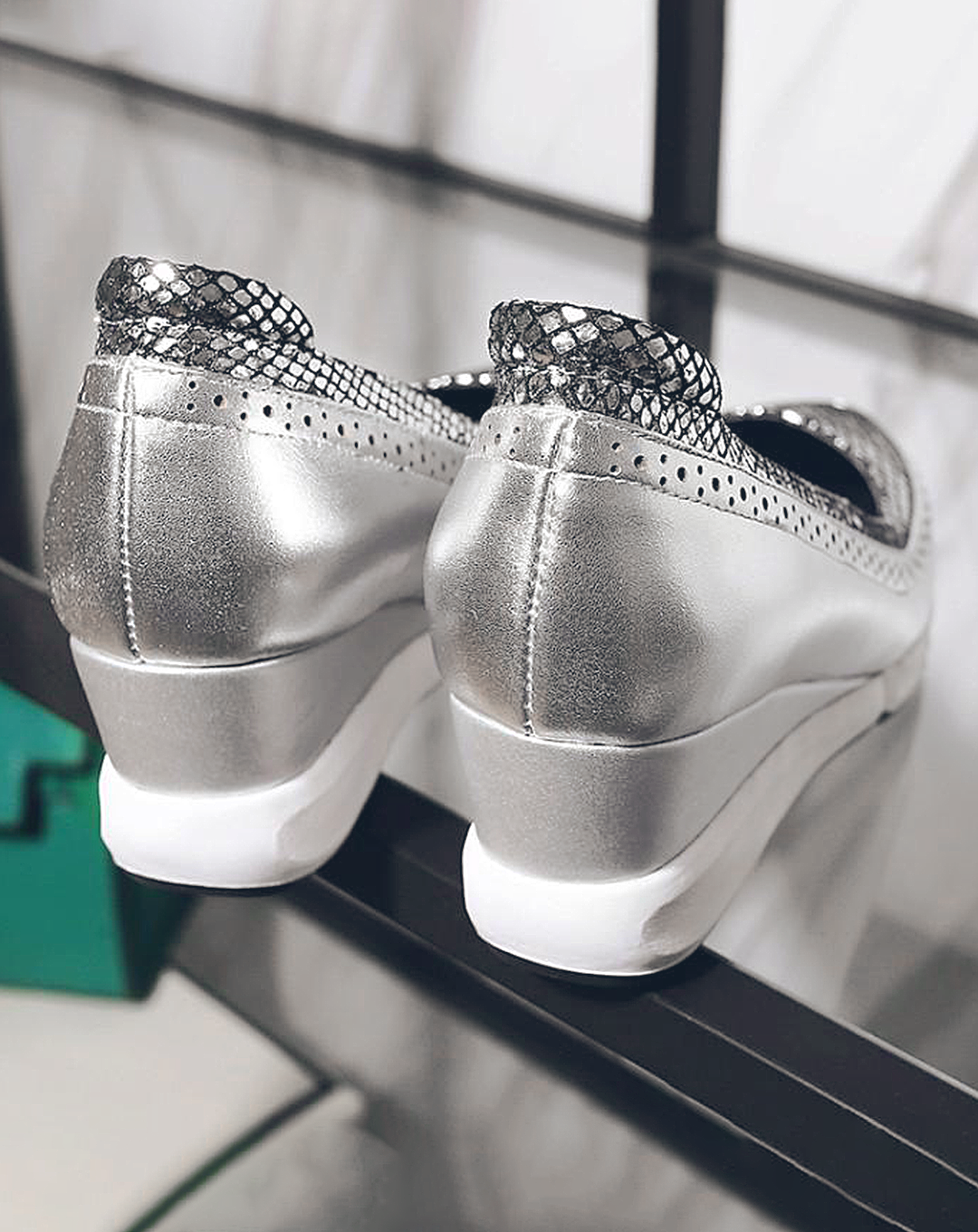 ♀本革/Scale Pattern Wedge Sole Shoes