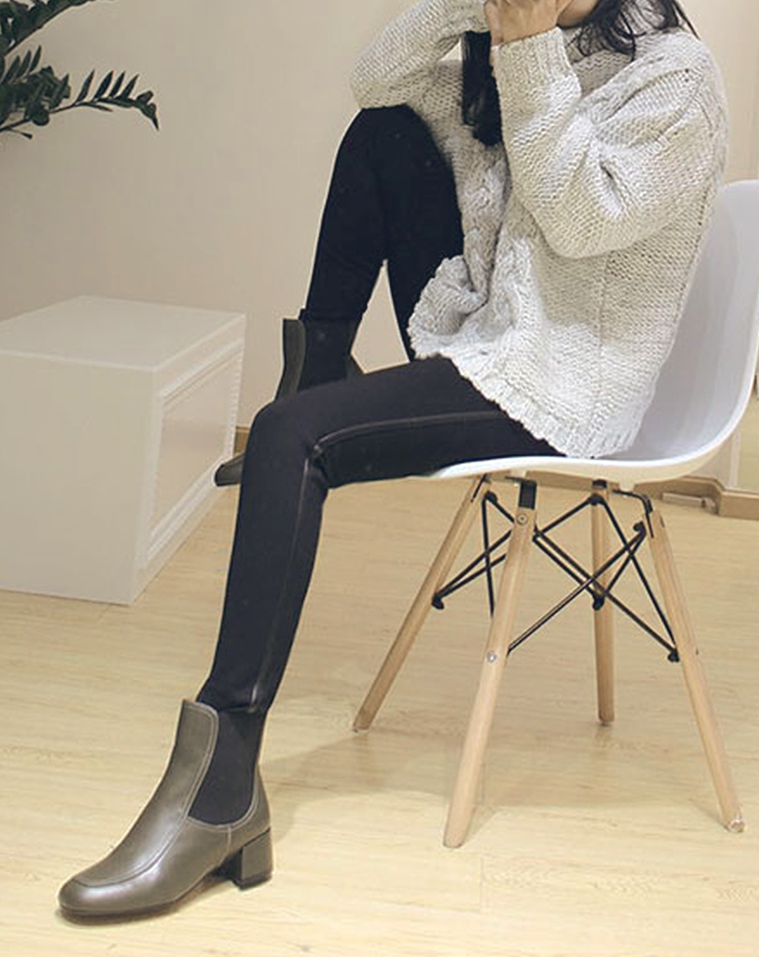 ♀Leather Line Stretch Pants