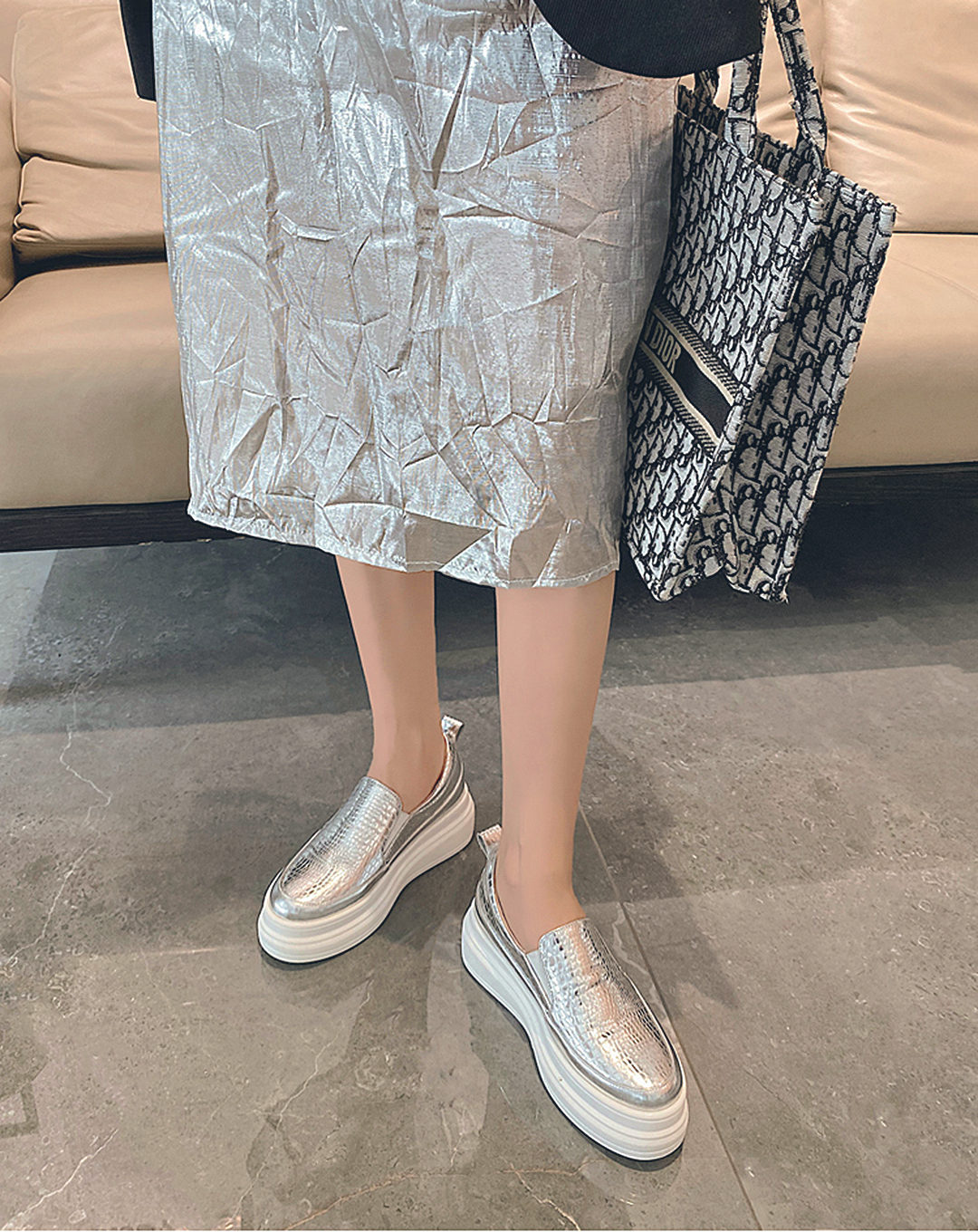 ♀ 本革/Metallic Platform Slip-ons