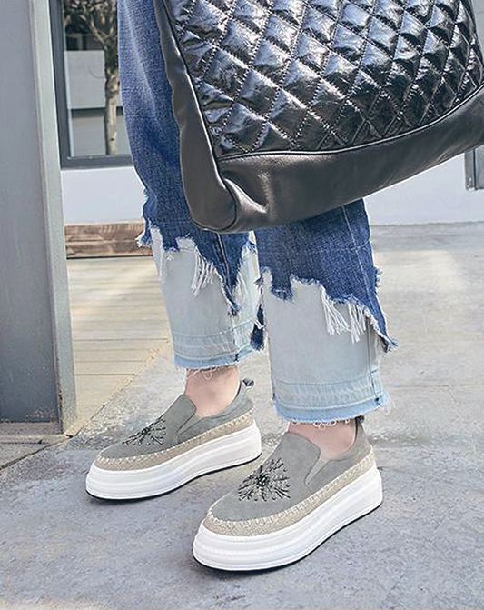 ♀本革/Embroidered Design Platform Slip-on
