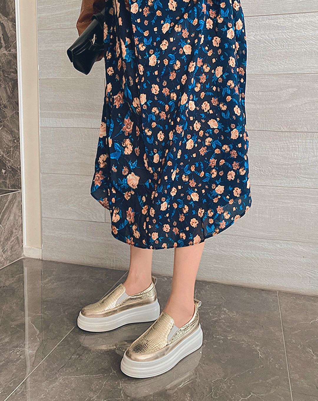 ♀ 本革/Metallic Platform Slip-ons