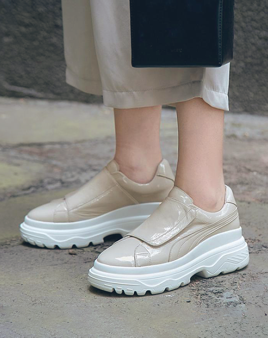 ♀ 本革/Velcro Leather Sneakers