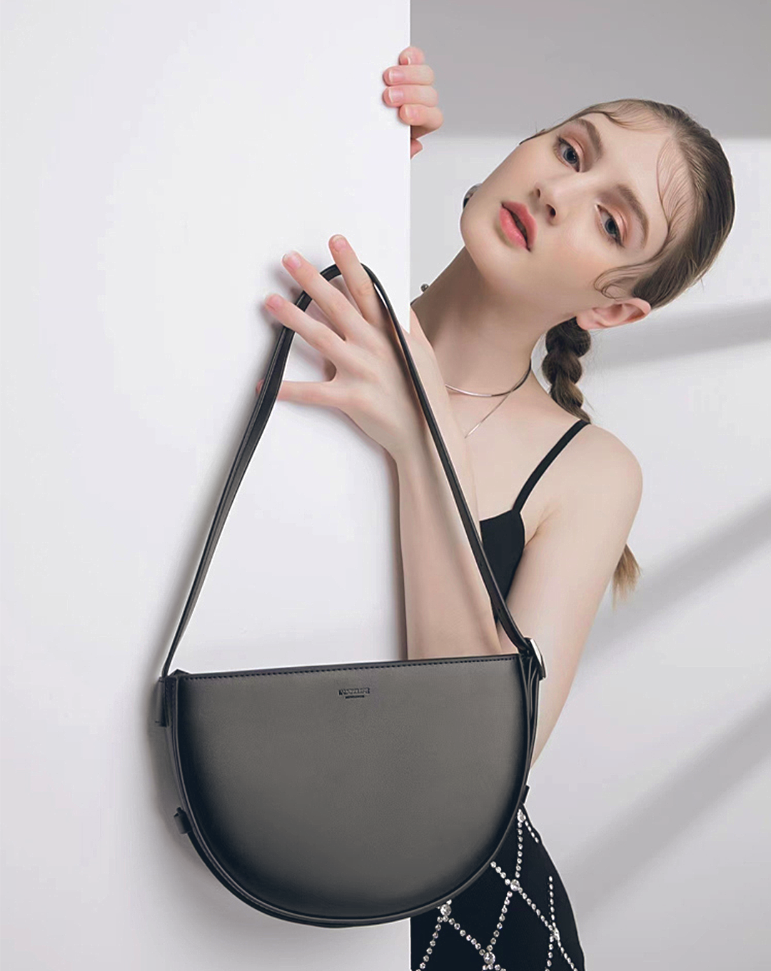 本革/Half Moon Leather Bag