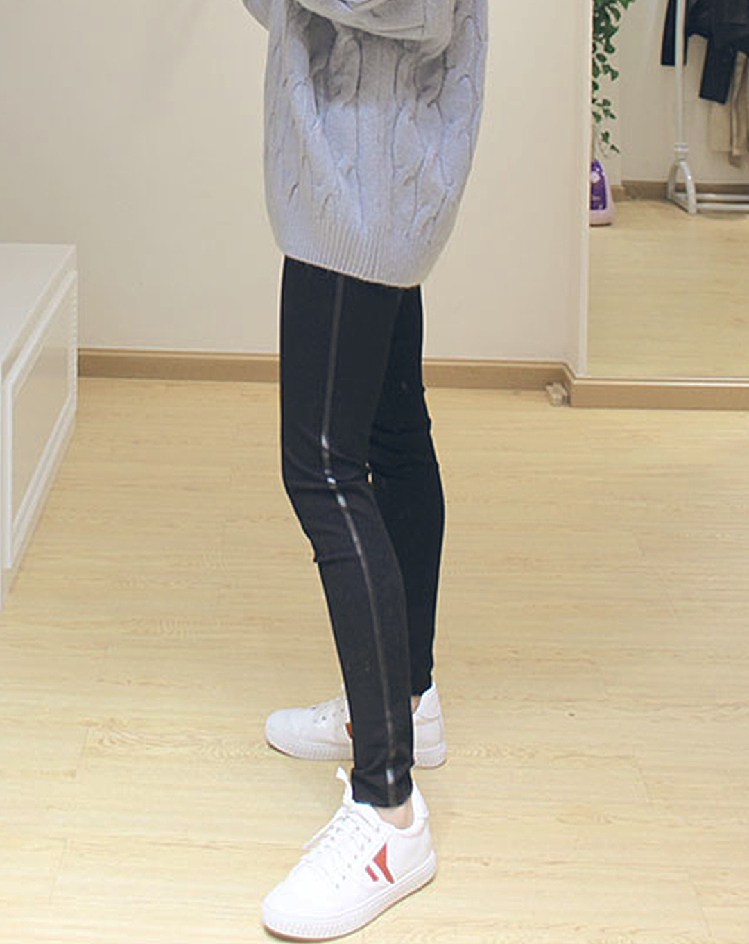 ♀Leather Line Stretch Pants