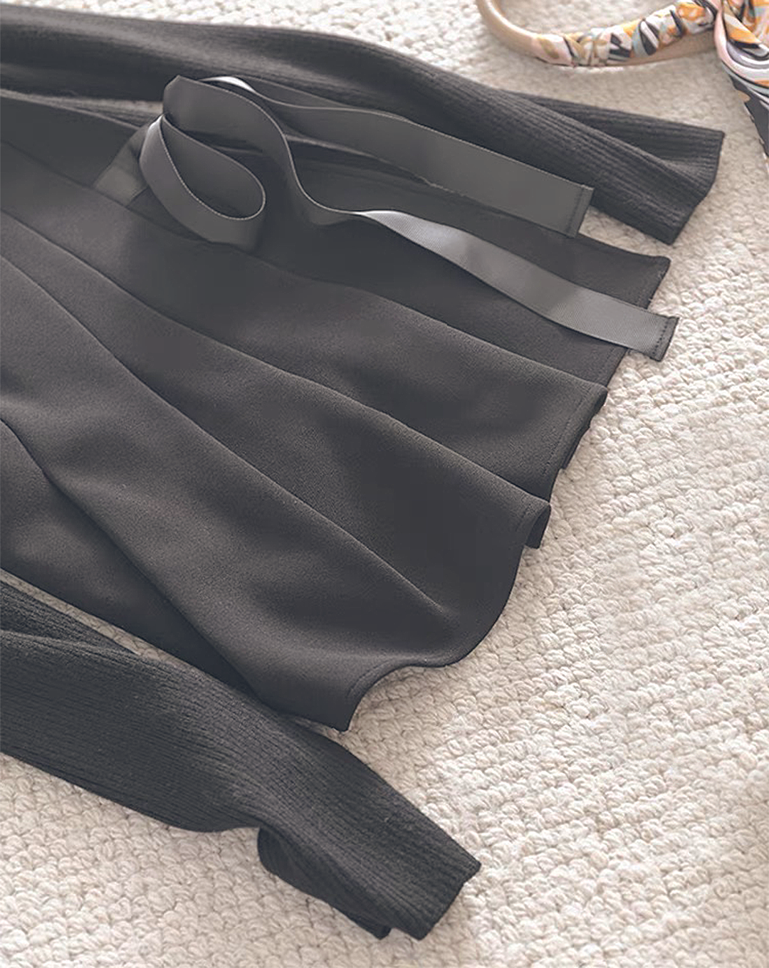 ♀Pleated Hem Knit