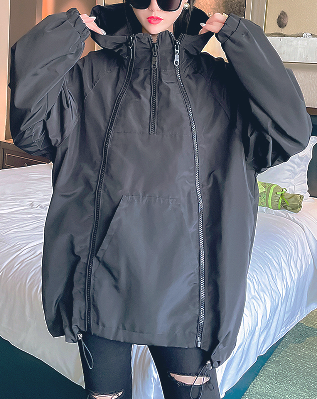 ♀Zip Black Windbreaker